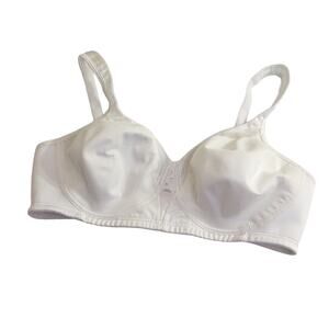 Playtex 18 Hour White Sleek & Smooth Full Figure Wire Free T-Shirt Bra Size 40C